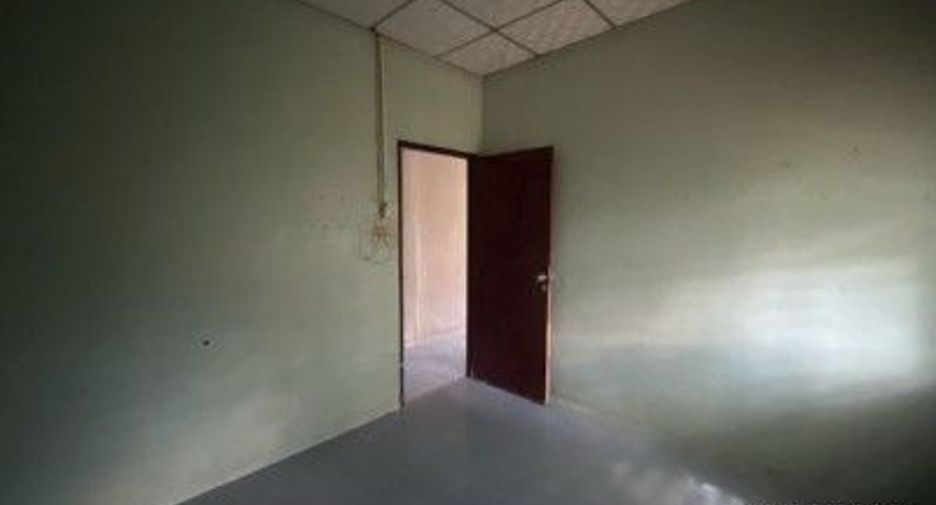À vendre 1 chambre maison de ville à Khiri Rat Nikhom, Surat Thani