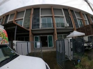 Reihenhaus zum Kauf mit 1 Zimmer in Ban Khai, Rayong