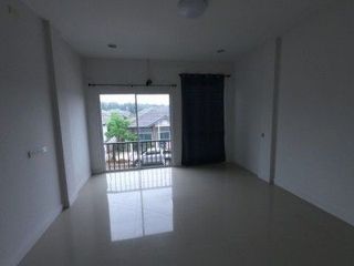 Reihenhaus zum Kauf mit 1 Zimmer in Ban Khai, Rayong