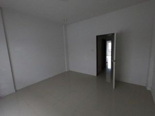 Reihenhaus zum Kauf mit 1 Zimmer in Ban Khai, Rayong