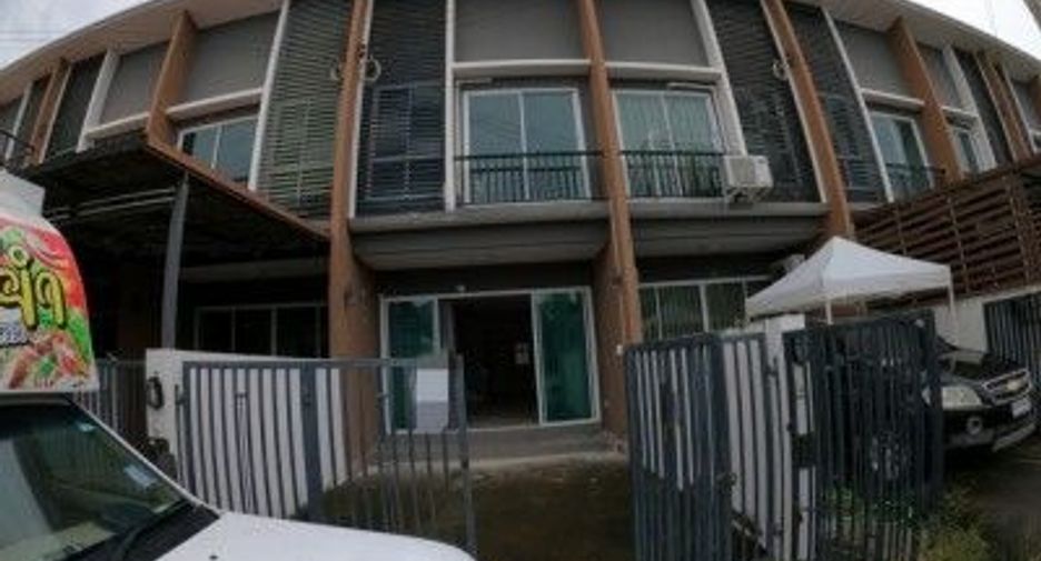 Reihenhaus zum Kauf mit 1 Zimmer in Ban Khai, Rayong