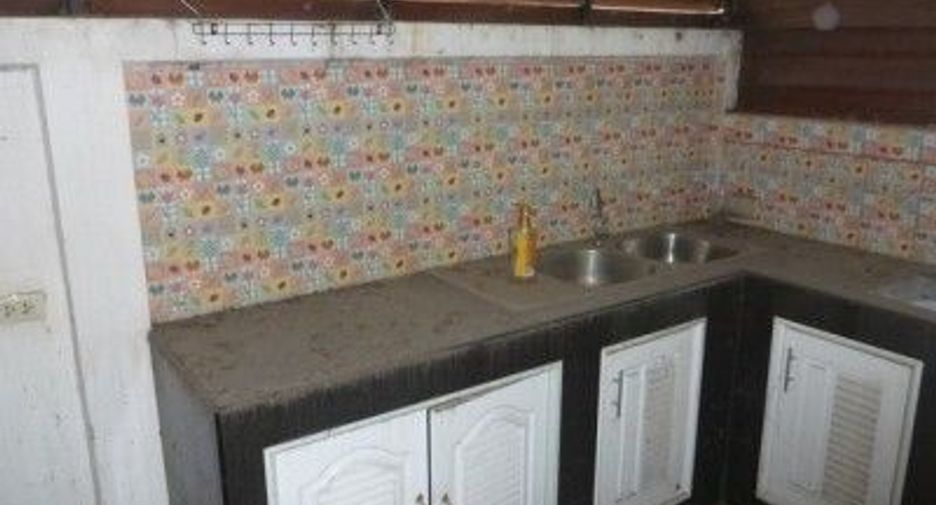 For sale 1 bed townhouse in Ban Bueng, Chonburi