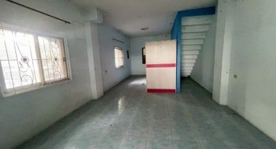 For sale 1 bed townhouse in Ban Bueng, Chonburi