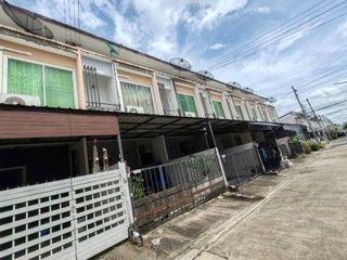 For sale 1 bed townhouse in Ban Bueng, Chonburi