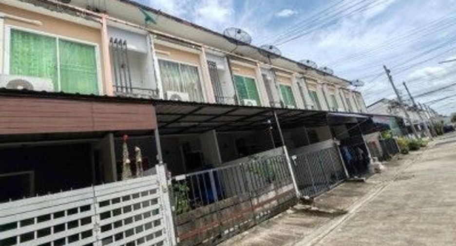 For sale 1 bed townhouse in Ban Bueng, Chonburi