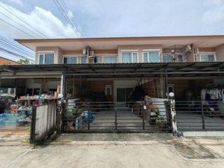 For sale 1 bed townhouse in Ban Bueng, Chonburi