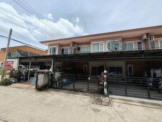 For sale 1 bed townhouse in Ban Bueng, Chonburi