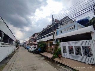 For sale 1 bed townhouse in Huai Khwang, Bangkok