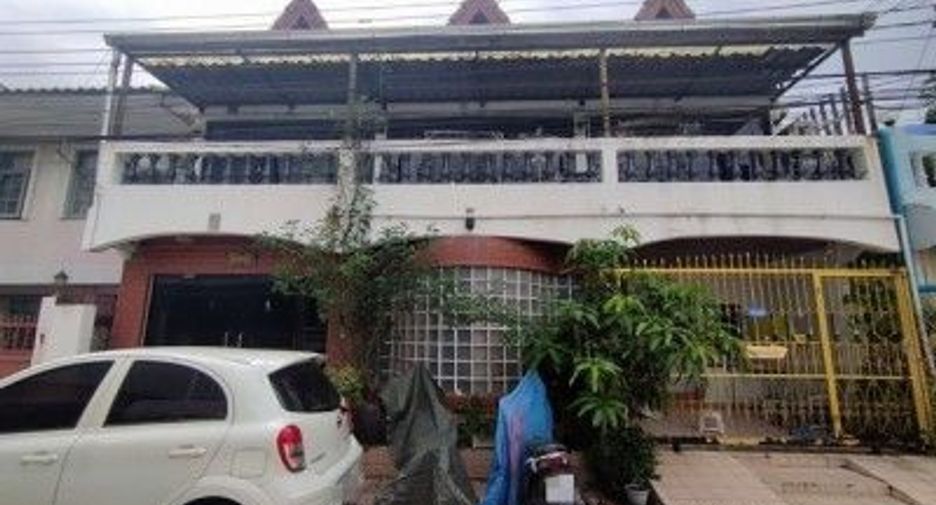 For sale 1 bed townhouse in Huai Khwang, Bangkok