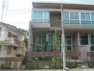 出售 1 卧室 联排别墅 在 Hat Yai, Songkhla