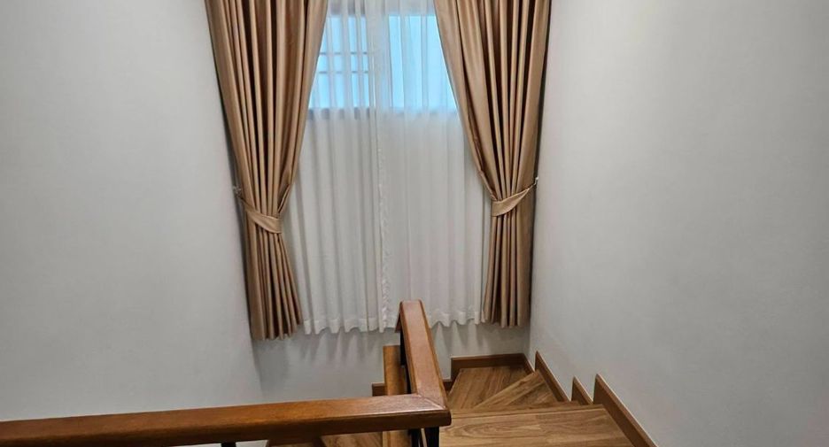 For rent 4 bedrooms house in Si Racha, Chonburi