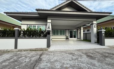 Haus zur Miete und zum Kauf mit 3 Zimmer in Bang Lamung, Chonburi