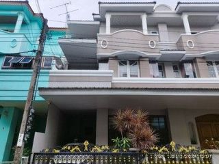 Casa adosada en venta de 1 habitaciones en Bang Khun Thian, Bangkok