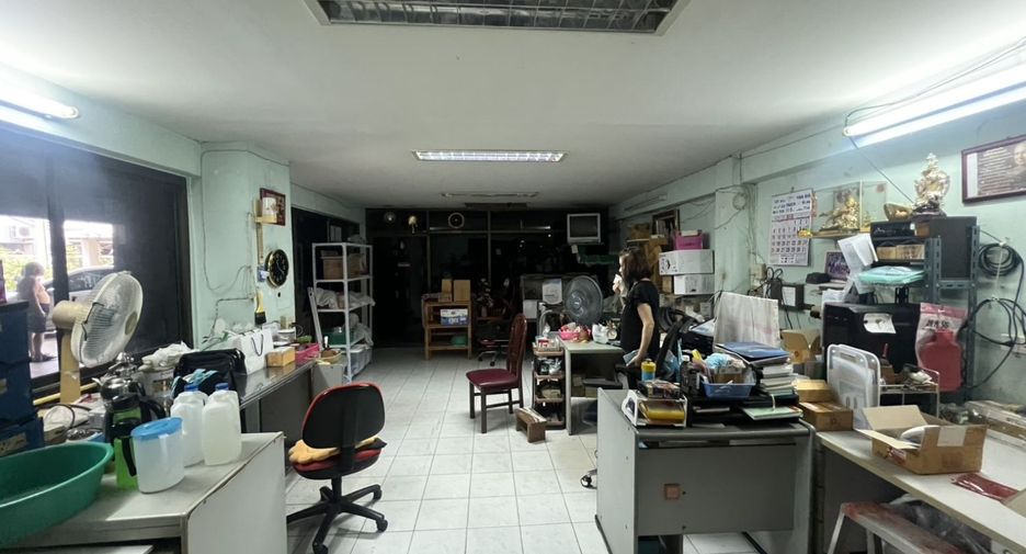 Gewerbefläche zum Kauf in Bang Sue, Bangkok