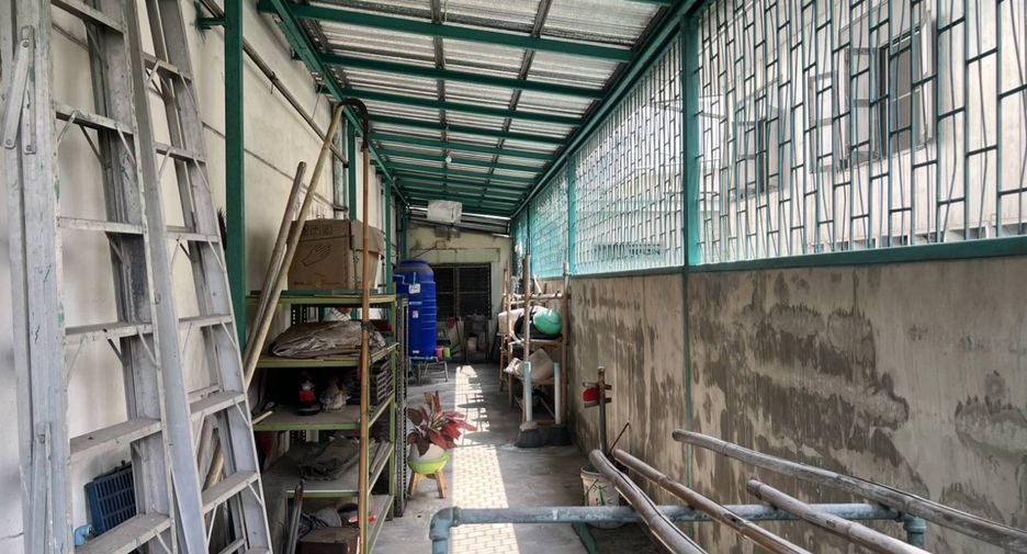 Gewerbefläche zum Kauf in Bang Sue, Bangkok