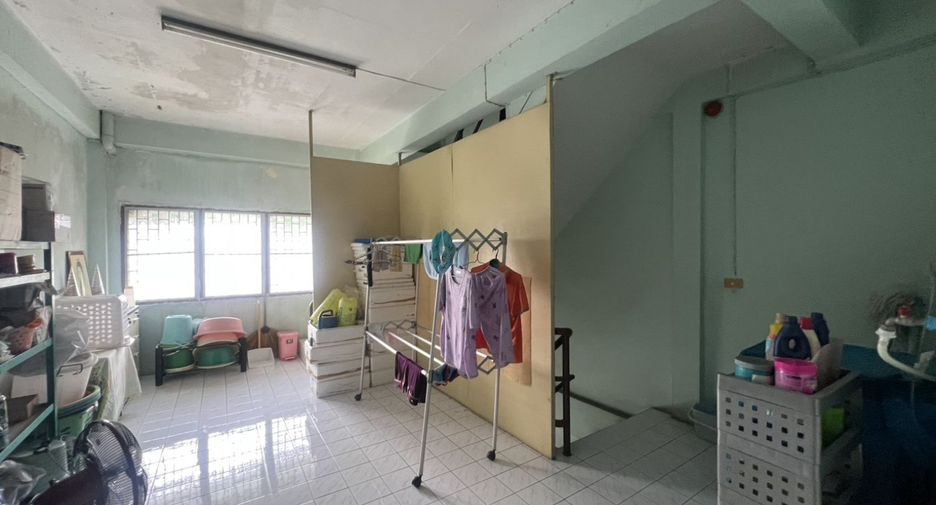 Gewerbefläche zum Kauf in Bang Sue, Bangkok