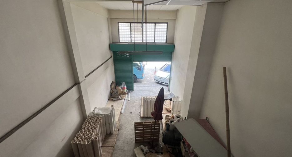 Gewerbefläche zum Kauf in Bang Sue, Bangkok