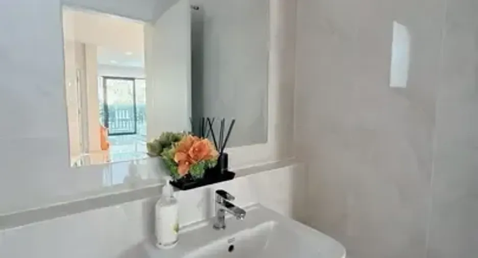 Casa en alquiler y en venta de 4 habitaciones en Bang Phli, Samut Prakan