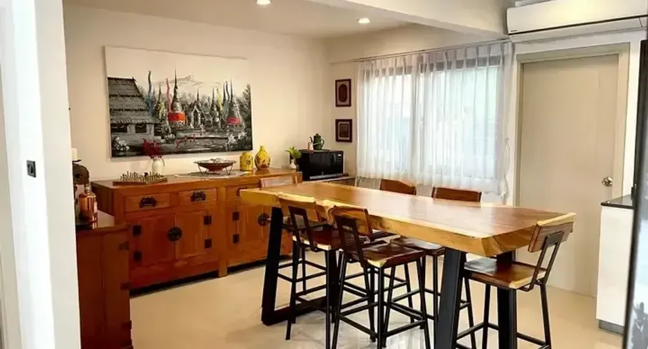 出租 3 卧室 联排别墅 在 Suan Luang, 曼谷