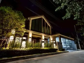 Casa en venta de 4 habitaciones en Pak Kret, Nonthaburi