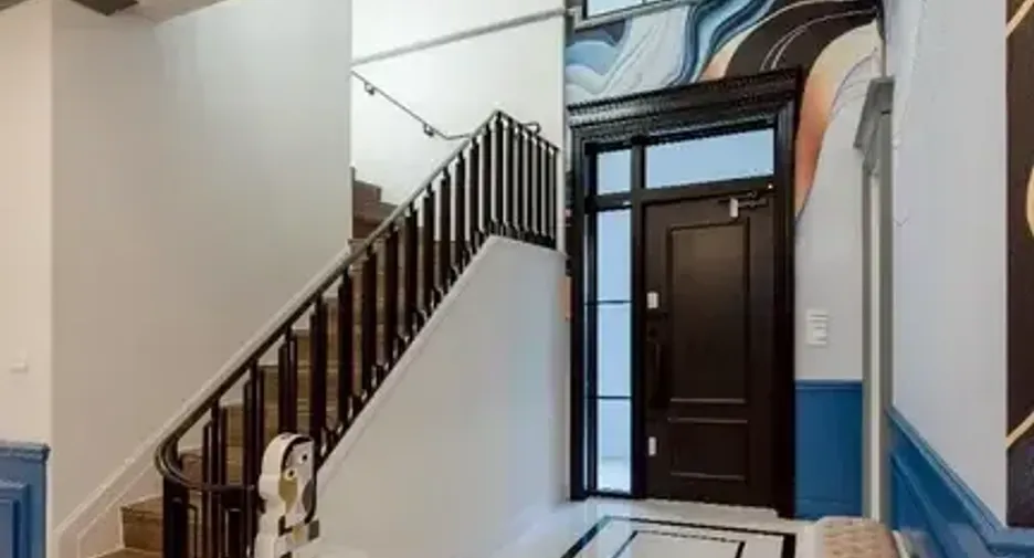 Casa en alquiler y en venta de 4 habitaciones en Saphan Sung, Bangkok