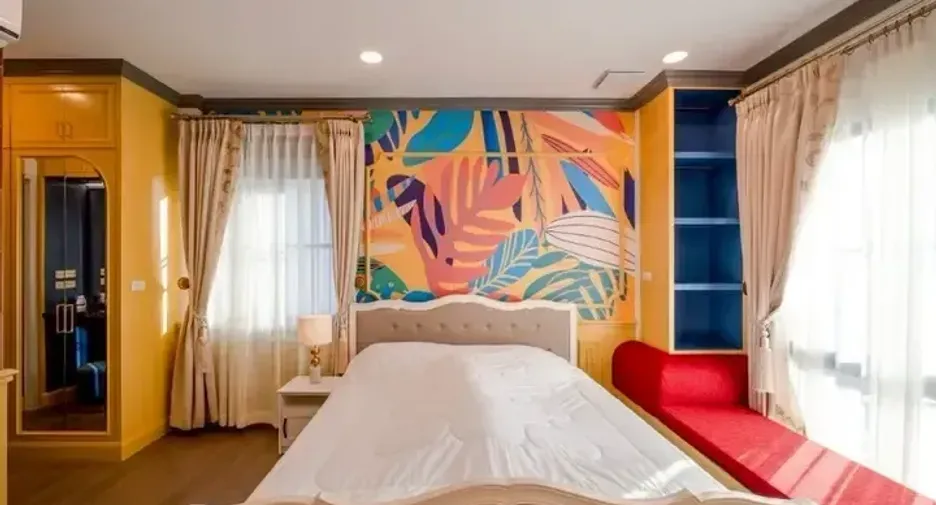Casa en alquiler y en venta de 4 habitaciones en Saphan Sung, Bangkok