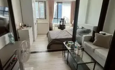 À vendre 1 chambre condo à Huai Khwang, Bangkok