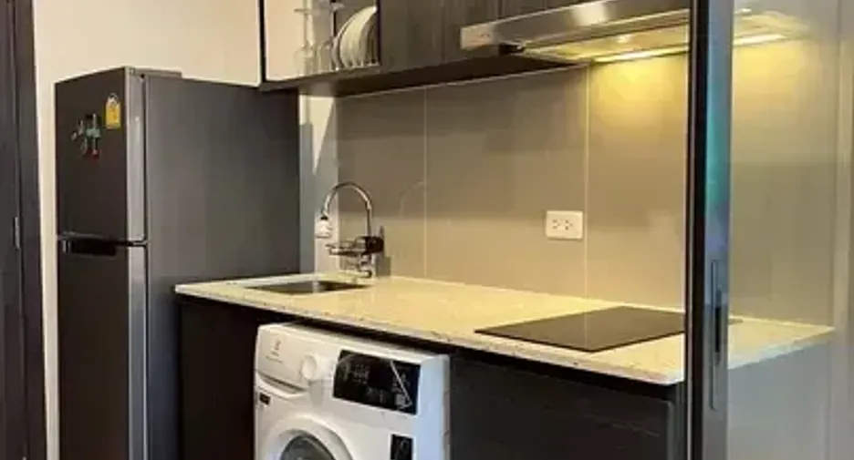 À vendre 1 chambre condo à Huai Khwang, Bangkok