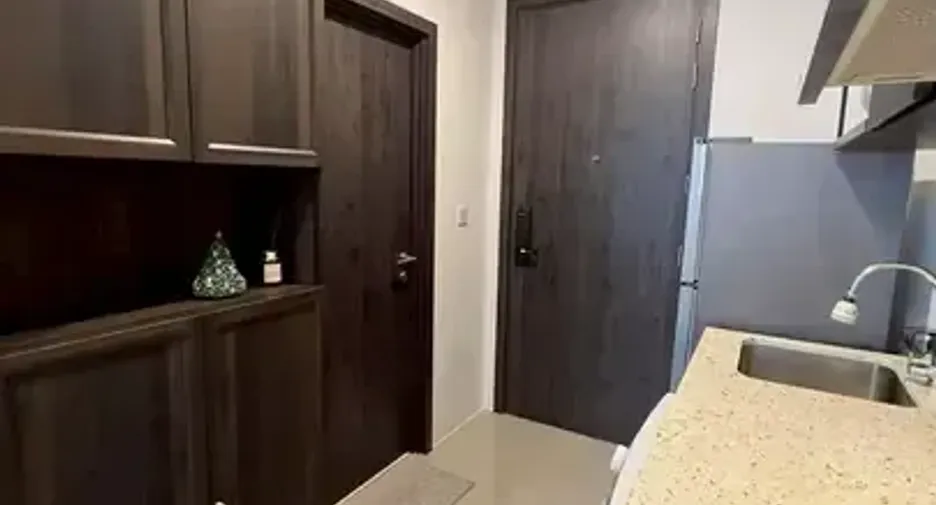 À vendre 1 chambre condo à Huai Khwang, Bangkok