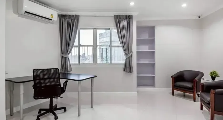 For rent 3 bedrooms condo in Watthana, Bangkok