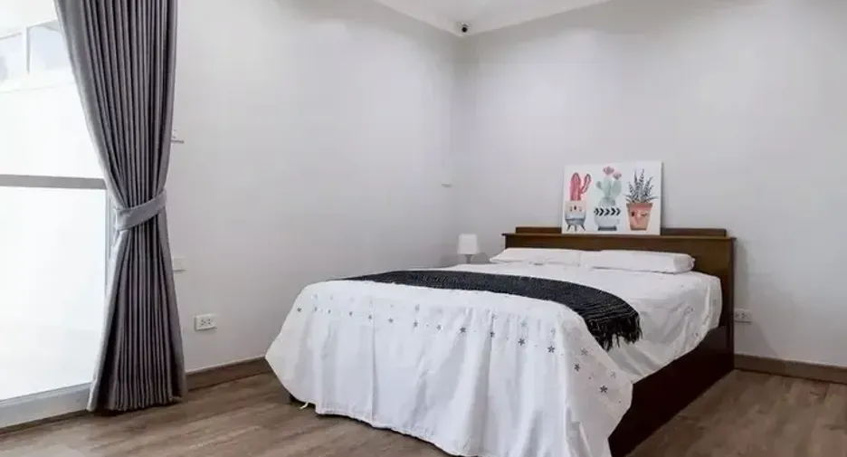 For rent 3 bedrooms condo in Watthana, Bangkok