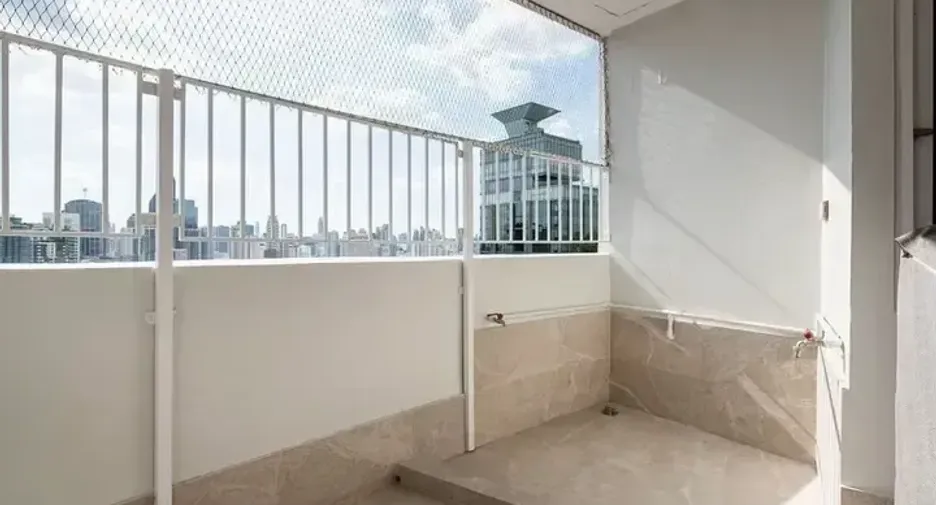 For rent 3 bedrooms condo in Watthana, Bangkok