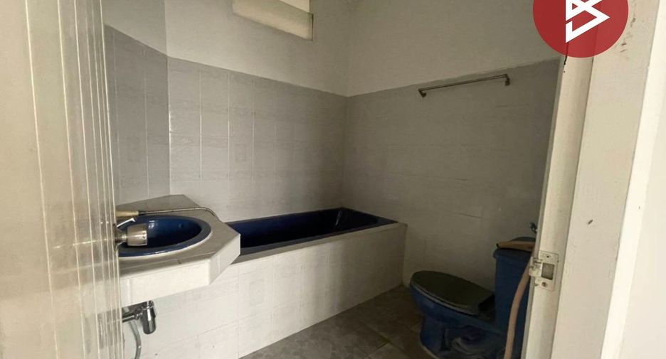 For sale 8 bedrooms retail Space in Ongkharak, Nakhon Nayok