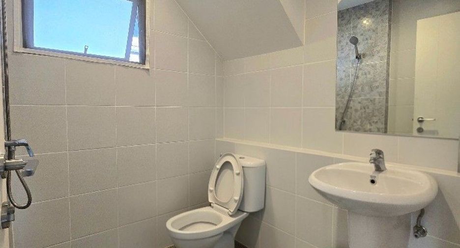 À vendre 3 chambres maison à Phra Samut Chedi, Samut Prakan
