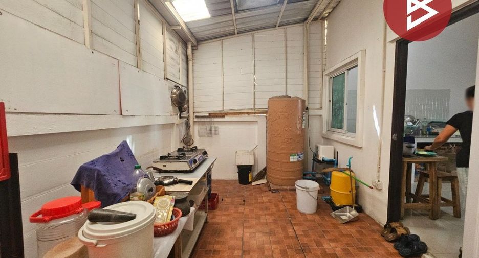 Gewerbefläche zum Kauf mit 3 Zimmer in Bang Phli, Samut Prakan