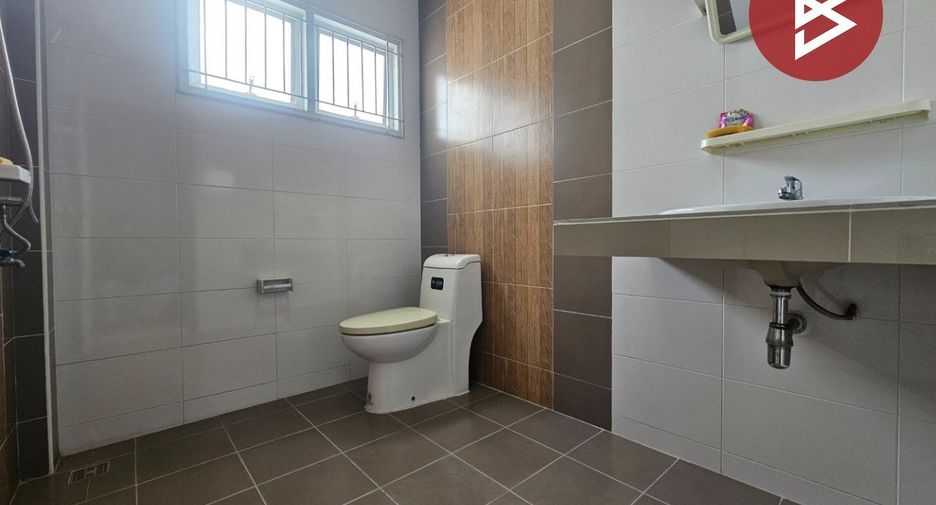 Gewerbefläche zum Kauf mit 3 Zimmer in Bang Phli, Samut Prakan