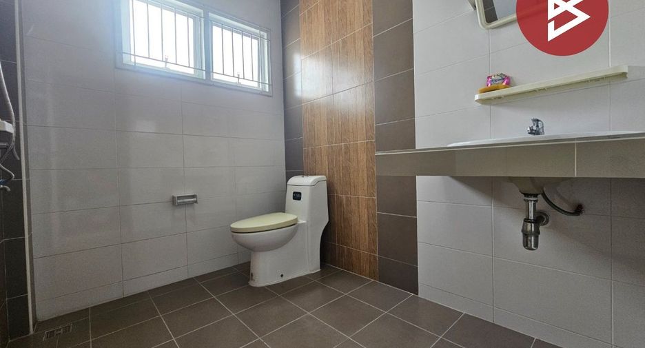 Gewerbefläche zum Kauf mit 3 Zimmer in Bang Phli, Samut Prakan