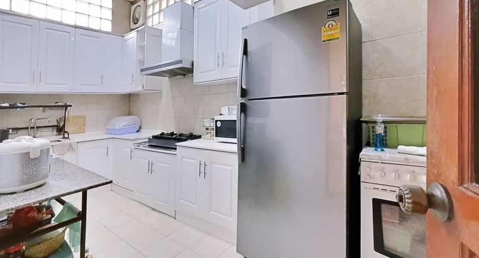 À vendre 5 chambres maison à Watthana, Bangkok