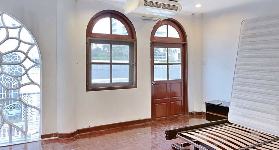 À vendre 5 chambres maison à Watthana, Bangkok