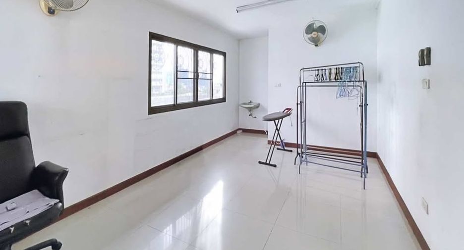 À vendre 5 chambres maison à Watthana, Bangkok