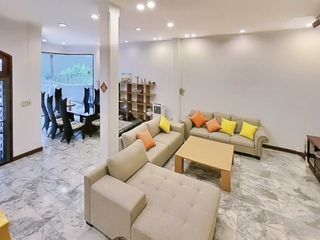 À vendre 5 chambres maison à Watthana, Bangkok