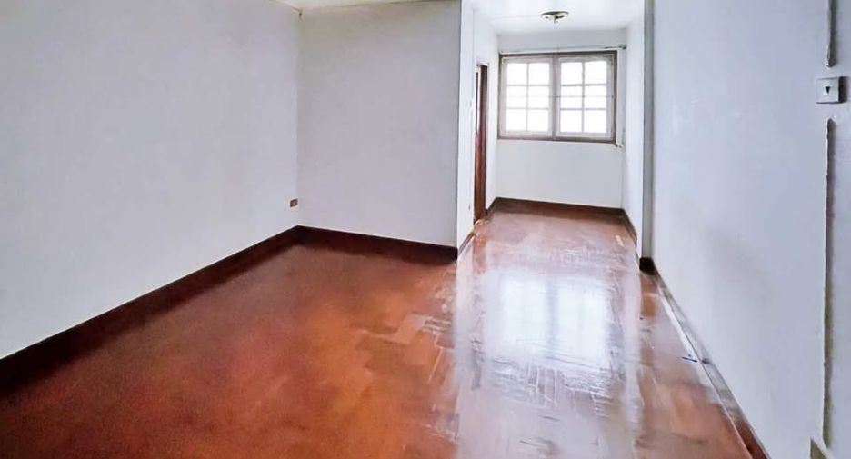 À vendre 5 chambres maison à Watthana, Bangkok