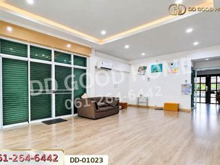 Gewerbefläche zum Kauf mit 4 Zimmer in Saphan Sung, Bangkok