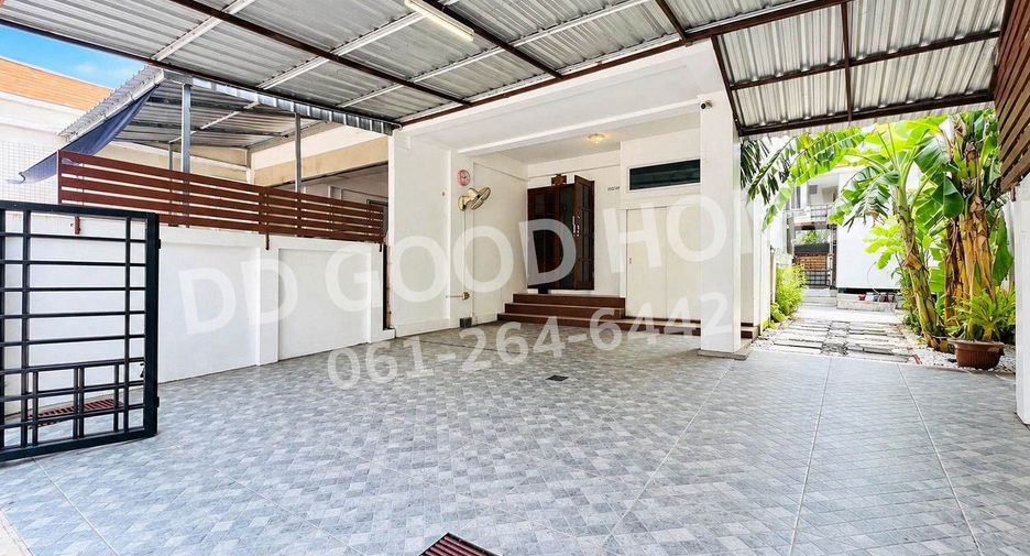 Gewerbefläche zum Kauf mit 4 Zimmer in Saphan Sung, Bangkok