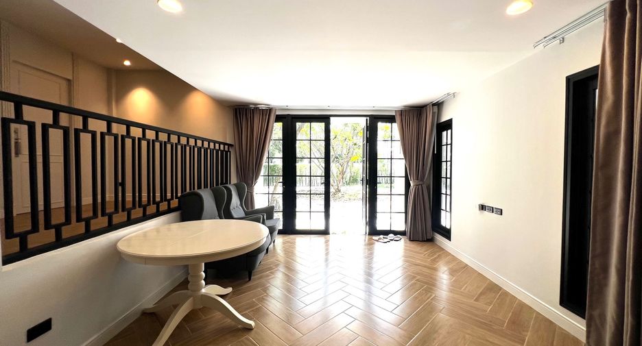 For rent 5 bedrooms house in Suan Luang, Bangkok