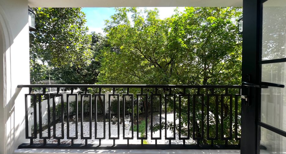 For rent 5 bedrooms house in Suan Luang, Bangkok