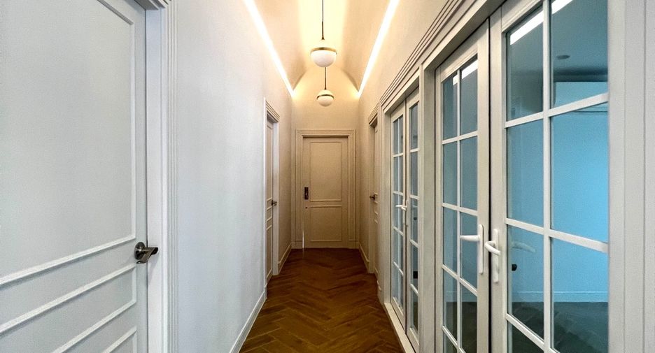 For rent 5 bedrooms house in Suan Luang, Bangkok
