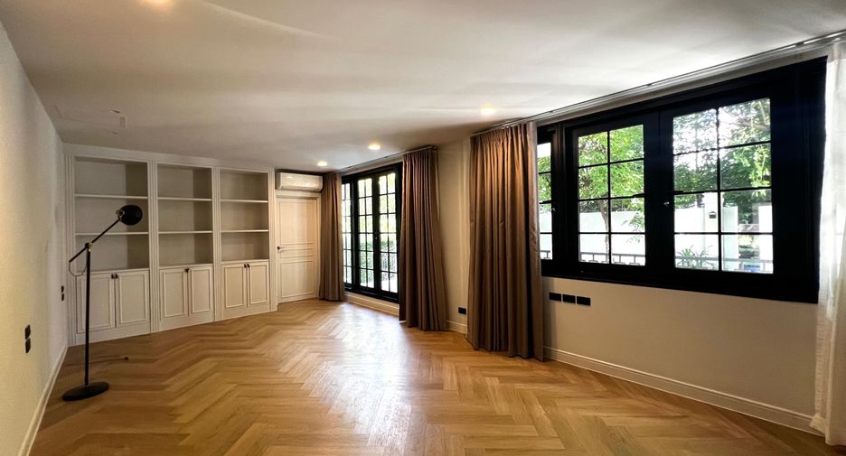 For rent 5 bedrooms house in Suan Luang, Bangkok