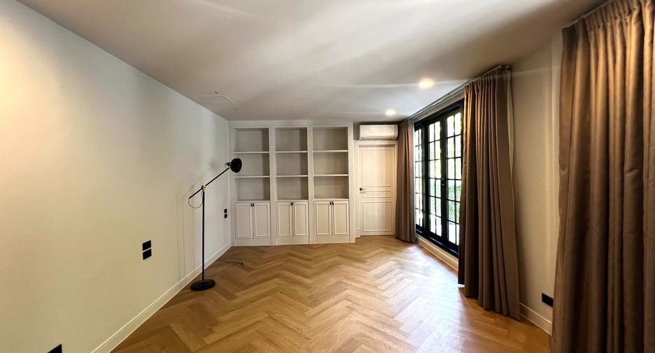 For rent 5 bedrooms house in Suan Luang, Bangkok