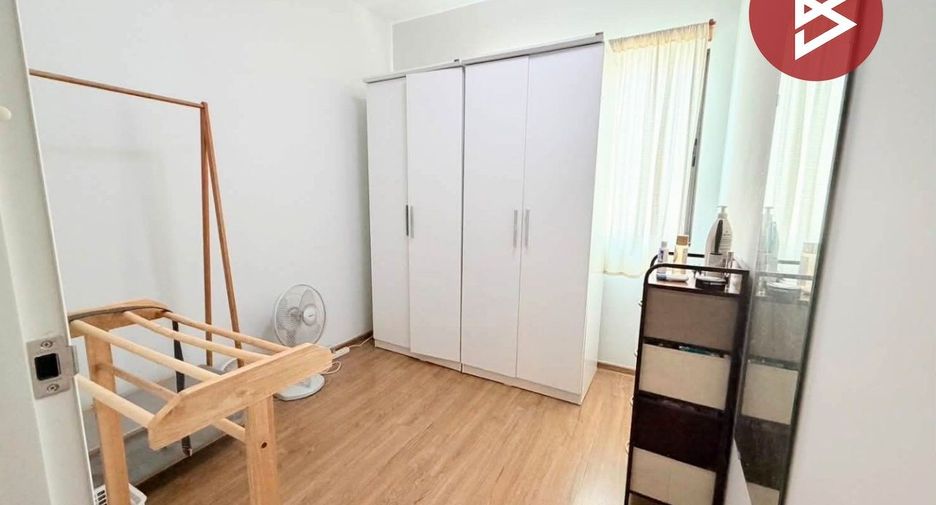 For sale 3 bedrooms townhouse in Saphan Sung, Bangkok